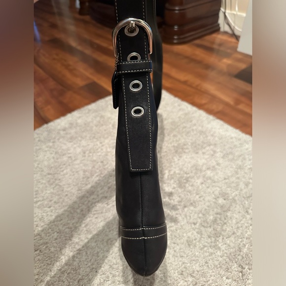 Coach - Black Leather Crossbody Bag - Picture 5 of 15